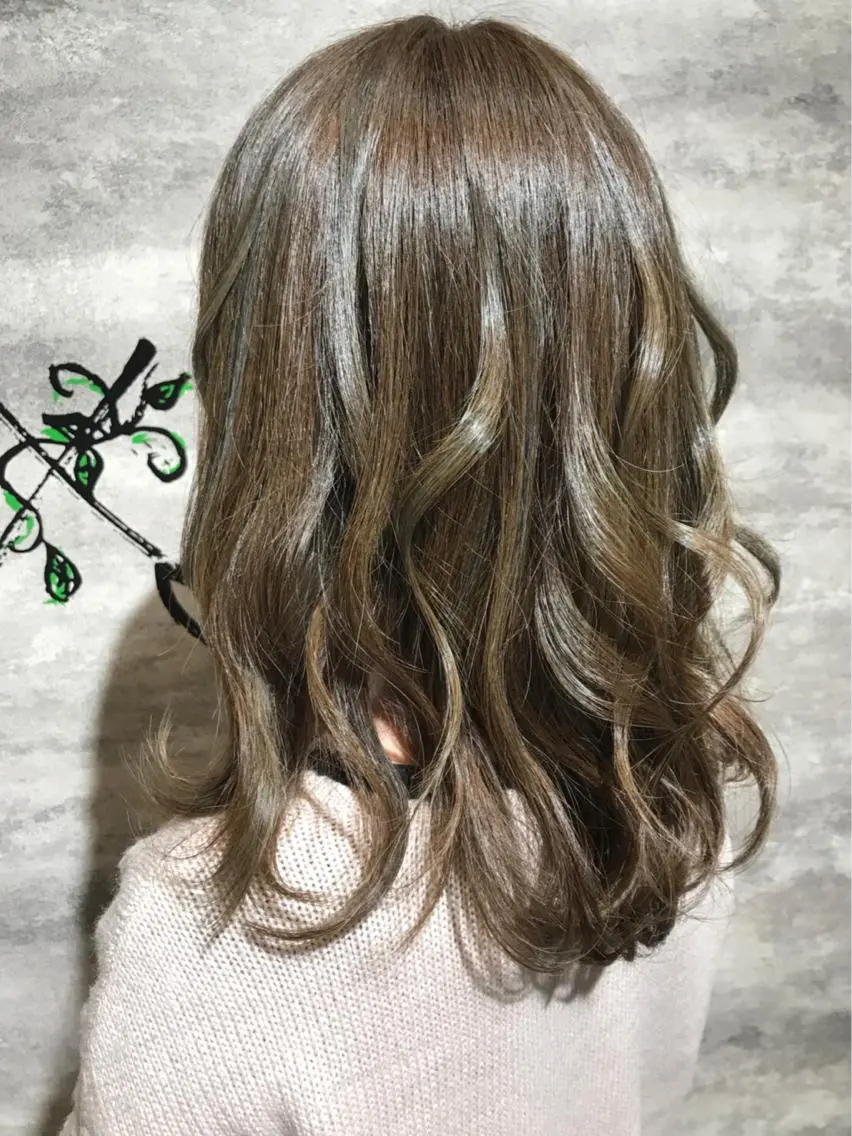 ミディアム カラー ベージュカラー ブルーカラー フォギーベージュ ハイライトカラー ハイライト 🫟Blanco🫟 Color&Careのヘアスタイル
