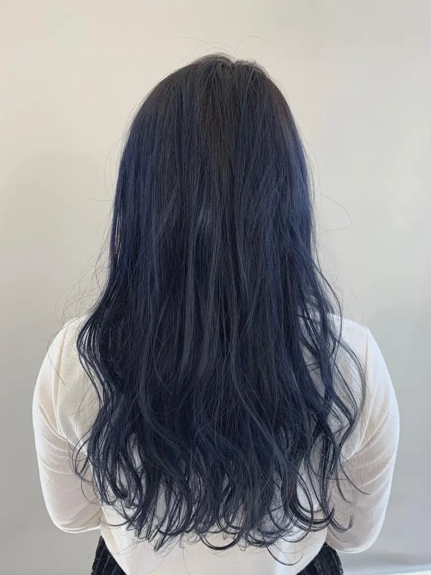 ロング カラー パーマ ヘアアレンジ ネイビーカラー 加藤 綾華のヘアスタイル