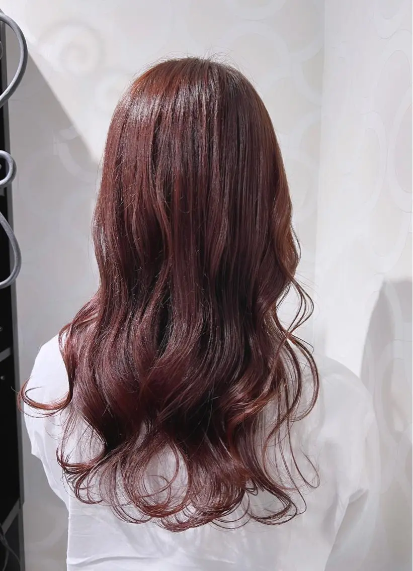 ロング カラー ピンクカラー レッドカラー ロング カット ヘアカラー トリートメント 艶髪 ♡Tomiyaのヘアスタイル