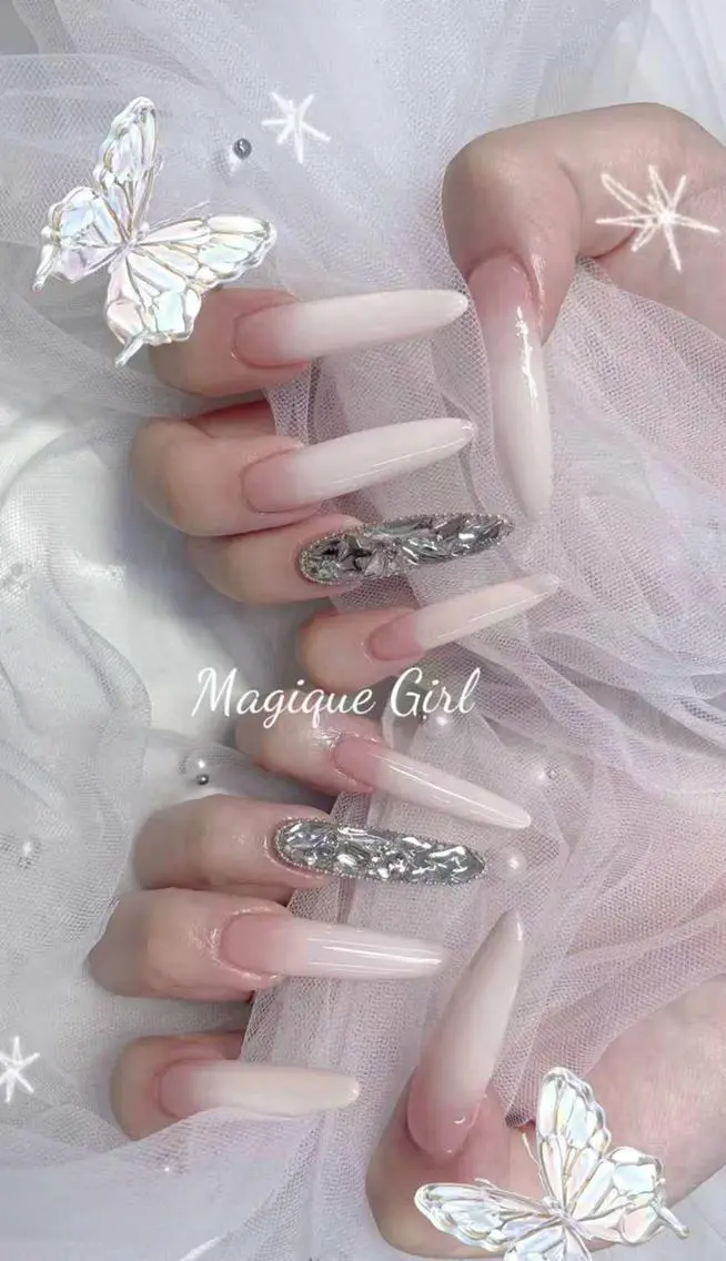 ネイル Lily Studio🍒🍒のネイルデザイン