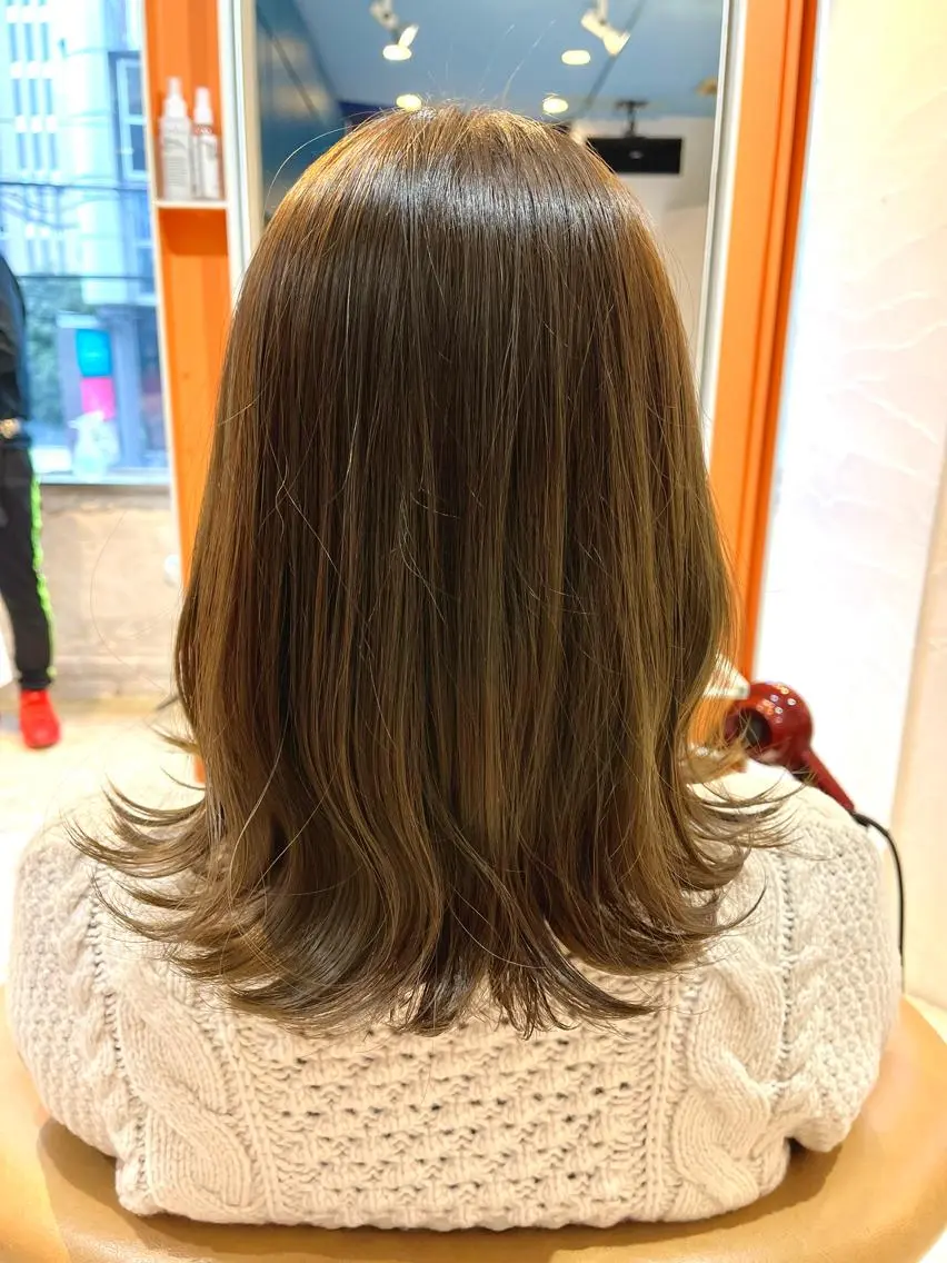 ミディアム カラー ヘアカラー トリートメント うしだ かおるのヘアスタイル