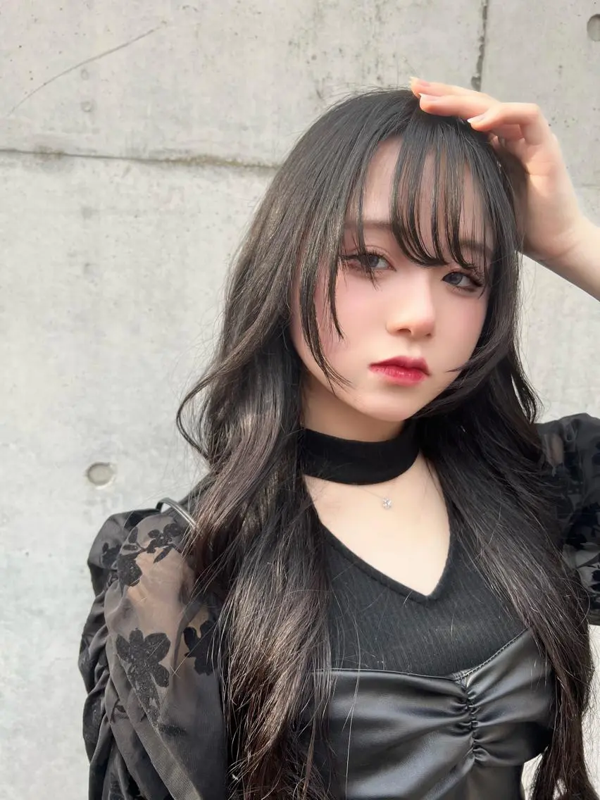 ロング 顔周りカット カット ヘアカラー トリートメント 韓国ヘア🩶侑矢 艶髪透明感/福岡のヘアスタイル
