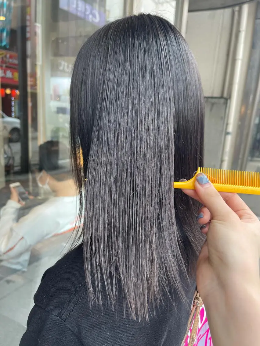 カラー 黒髪 グレーブラック 髪質改善 ユナ🌙 nailのネイルデザイン