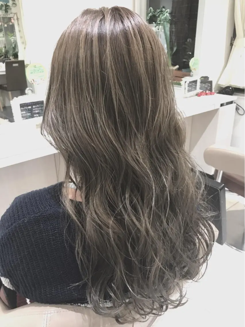 セミロング カラー ブリーチ 透明感カラー グレージュ ハイライトカラー イルミナカラー 山崎俊輔/髪質改善 /バレイヤージュのヘアスタイル