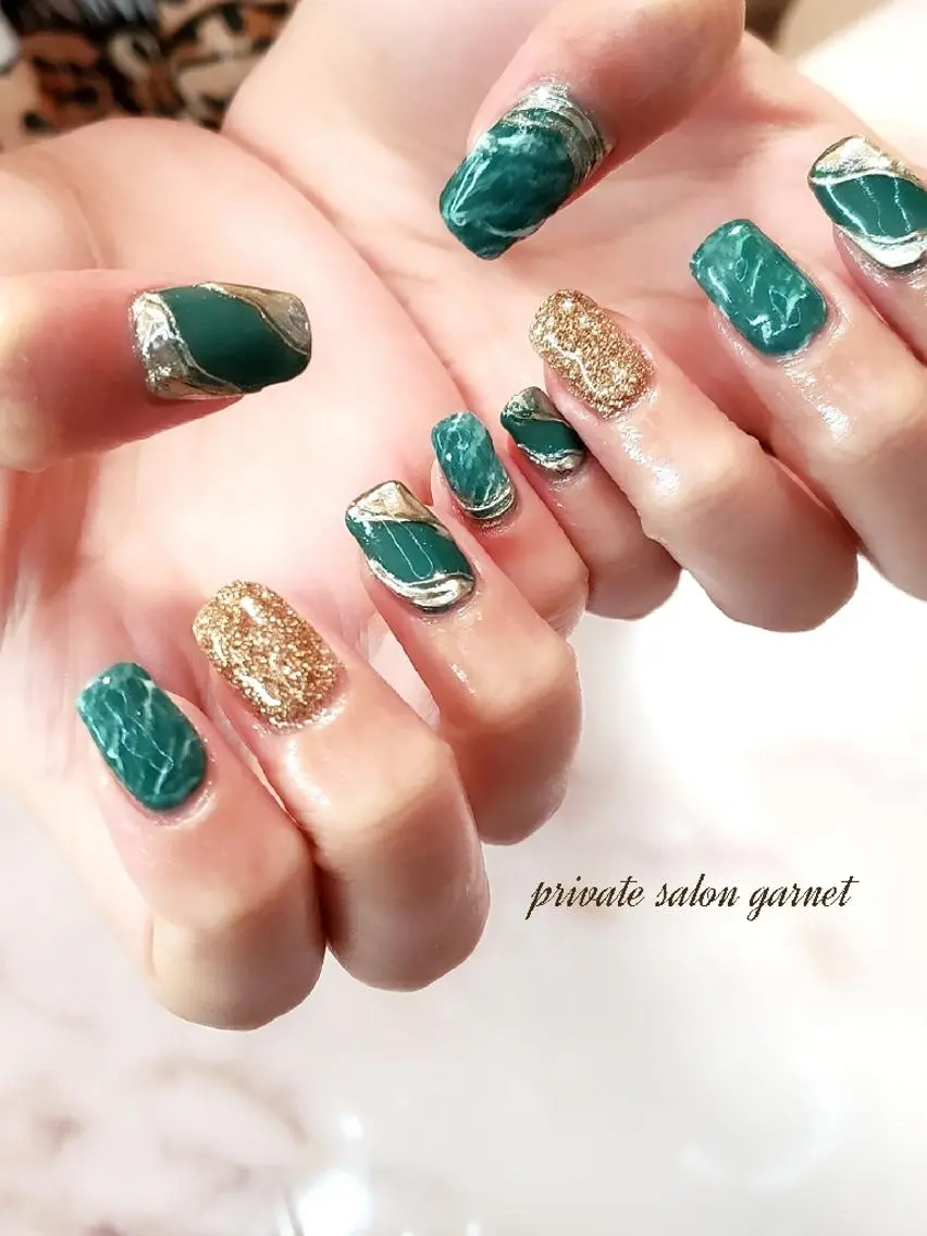 ネイル ラメ(グリッター) ミラーネイル ニュアンスネイル Garnet nailのネイルデザイン