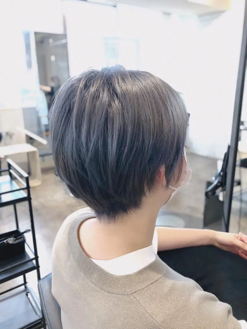 ショート カラー シルバー ショートヘア MEN'S特化🌈 KATOのヘアスタイル