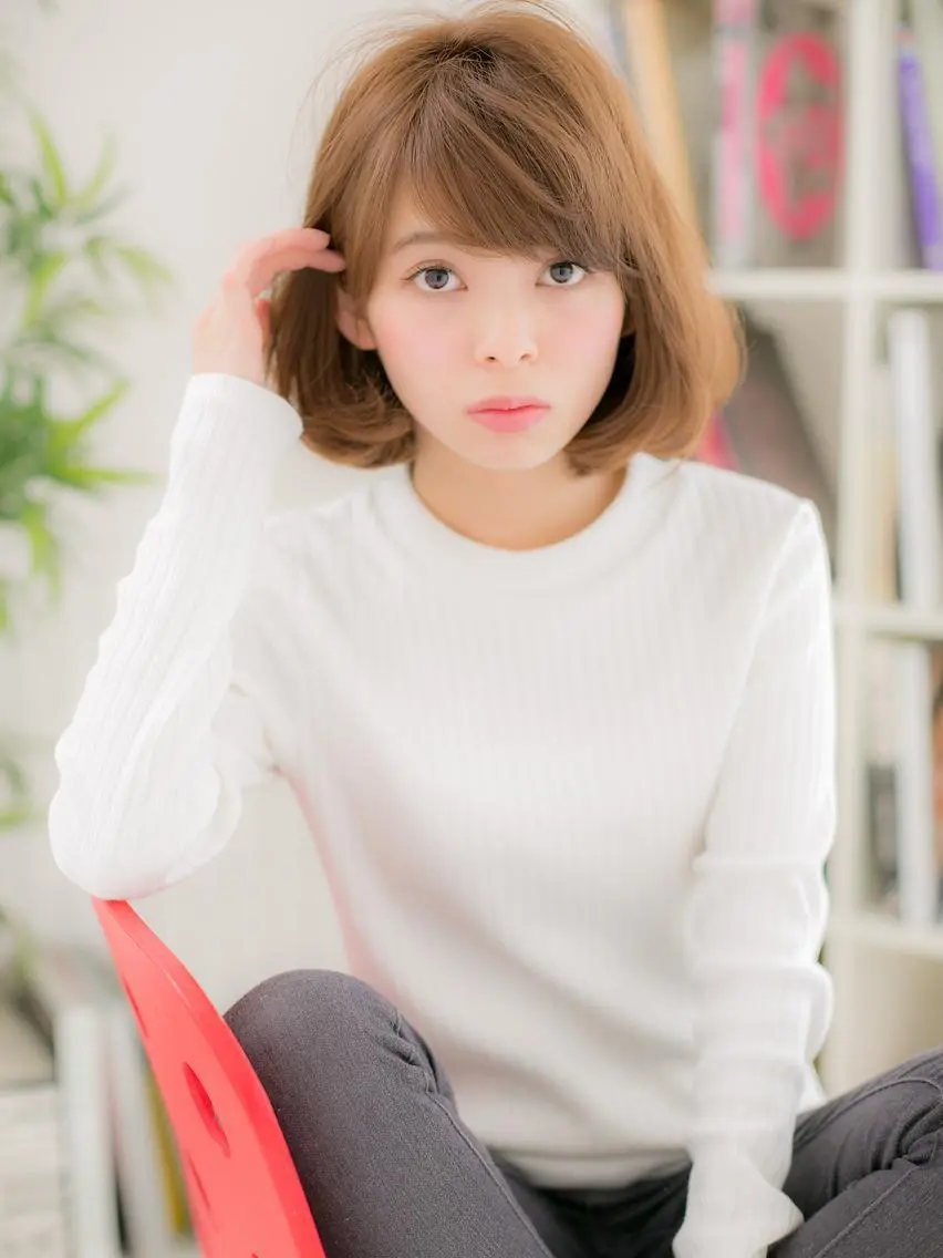 ミディアム 鬼澤 なお子のヘアスタイル