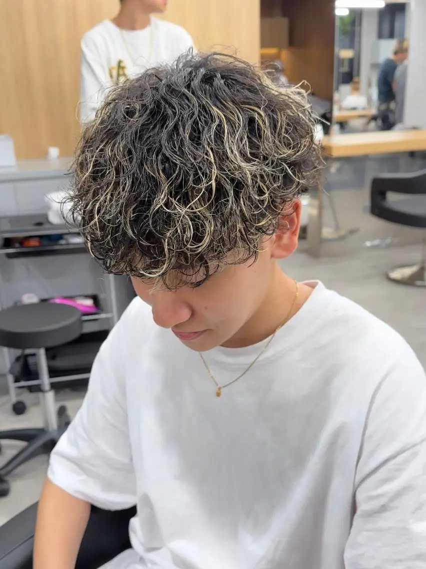 ショート カット パーマ 札幌No.1フェザー KAITOのヘアスタイル