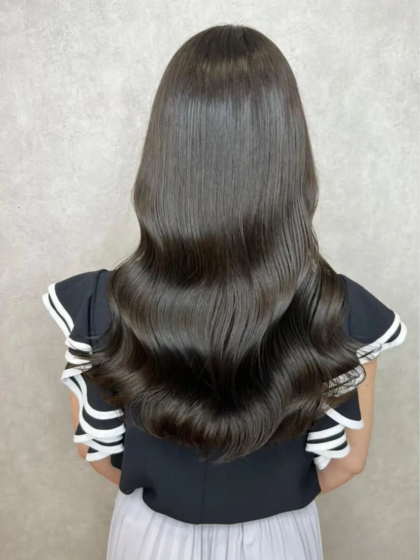 ロング カラー カット 縮毛矯正 トリートメント ‎🤍髪質改善‎🤍 レイヤーカット‎🤍のヘアスタイル