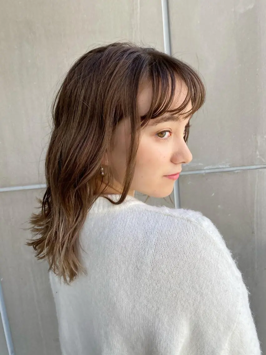 セミロング 外国人風カラー ハイライト カット ヘアカラー トリートメント たなか ちあきのヘアスタイル