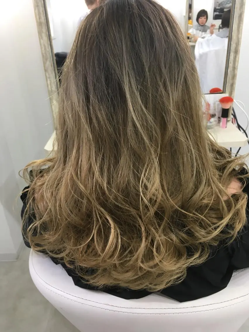 セミロング カラー 髪質改善 中川　翔のヘアスタイル