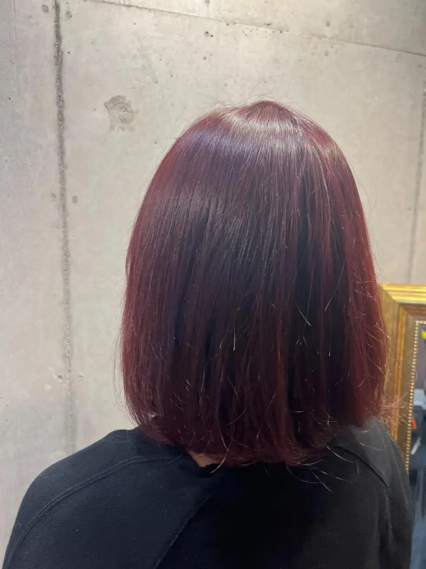 ミディアム カラー ブリーチ イヤリングカラー グラデーションカラー ハイライトカラー インナーカラー カット ヘアカラー トリートメント 両国駅徒歩1分⭐️ アイロン仕上げのヘアスタイル