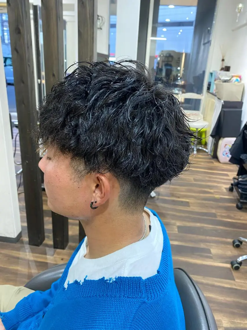 ショート パーマ メンズ マッシュ メンズパーマ スパイラルパーマ 堀 広夢のヘアスタイル