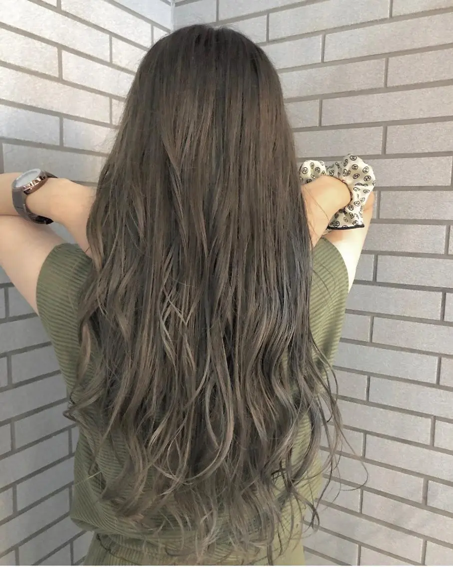 ロング カラー アディクシーカラー グレージュ ハイライトカラー ハイライト ロング 中村 よしひでのヘアスタイル
