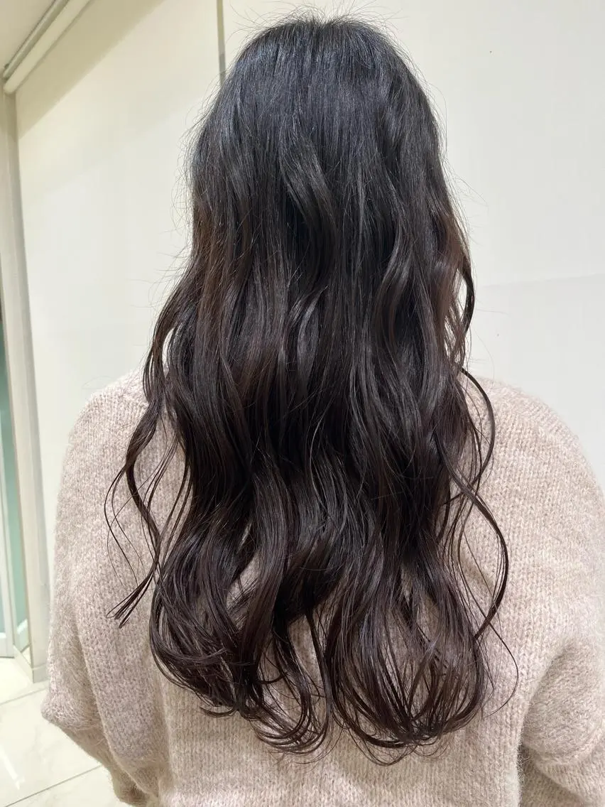ロング 伊佐 愛のヘアスタイル