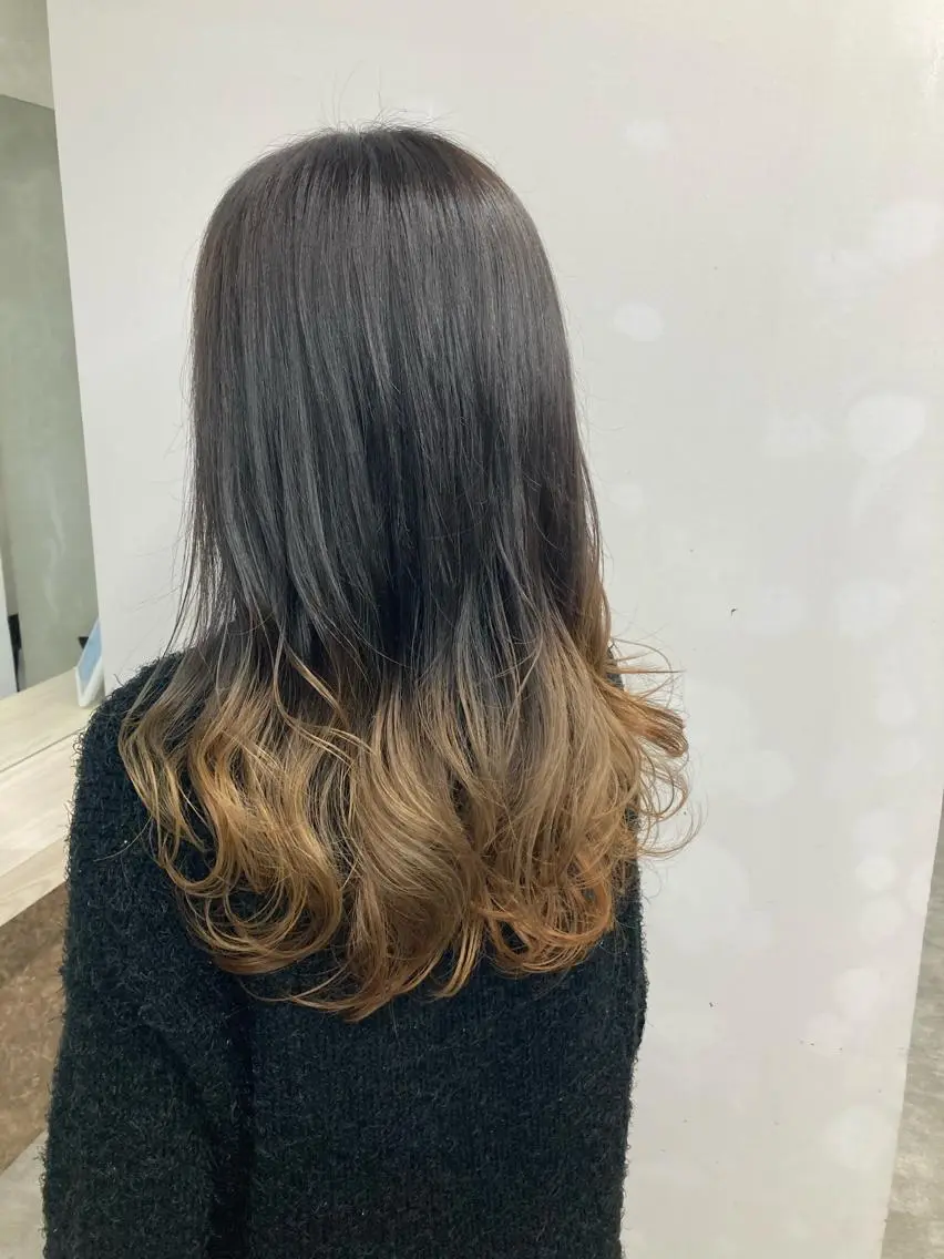 セミロング カラー ブロンド グラデーションカラー カット ヘアカラー ブリーチ&似合せボブ 田中寛十のヘアスタイル