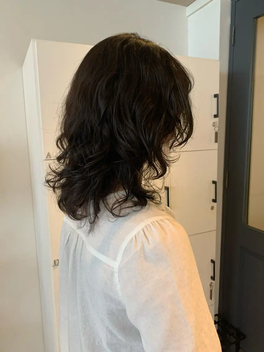 セミロング カラー パーマ ヘアアレンジ メンズ キッズ ネイル マツエク・マツパ メンズパーマ セミロングパーマ レイヤーカット ウルフレイヤーカット /チヒロのヘアスタイル