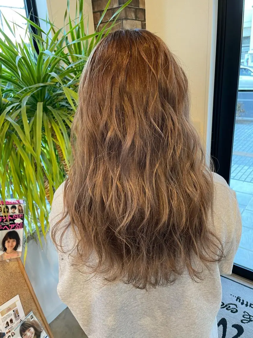 ロング カラー カット ヘアカラー 國井 瑞貴のヘアスタイル