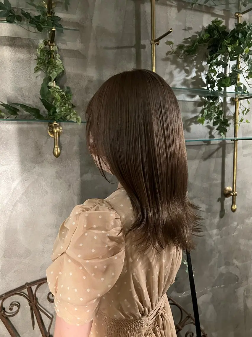 ロング カラー グレージュ アイスグレージュ ヘアカラー 圧倒的デザイン力 店長🎨RENAのヘアスタイル