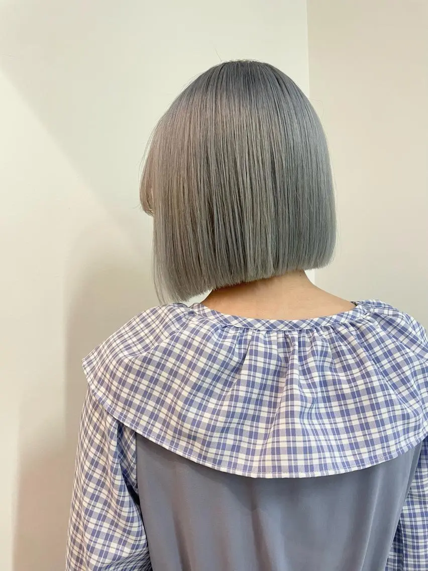 セミロング カラー 🫧ハイトーン✨格安 より質💐マンツーマのヘアスタイル