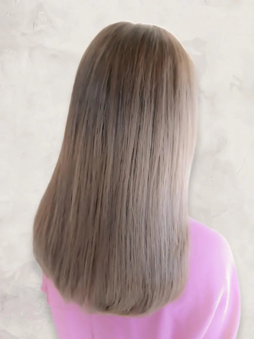 ロング カラー ブリーチ 透明感カラー グレージュ ブリーチなしカラー 髪質改善 カット ヘアカラー トリートメント グレージュ×レイヤー 藤生 和宏のヘアスタイル
