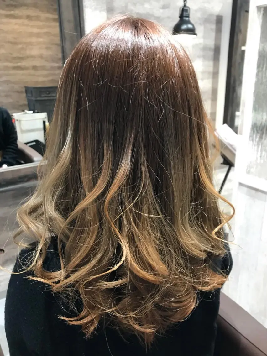 セミロング カラー ベージュカラー グラデーションカラー Blanco Color&Careのヘアスタイル