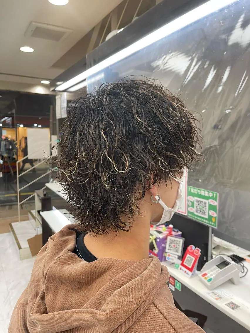 ショート パーマ メンズ メンズパーマ 波巻きパーマ カット パーマ トリートメント 🌻メンズカット 落合諒🌻のヘアスタイル