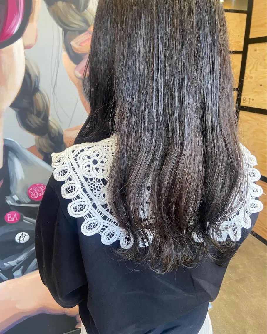ロング カラー パーマ ヘアアレンジ メンズ キッズ ネイル マツエク・マツパ アイブロウ メンズ韓国風 アッシュ 透明感カラー グレージュ 眉カラー 久木原 ゆりのヘアスタイル