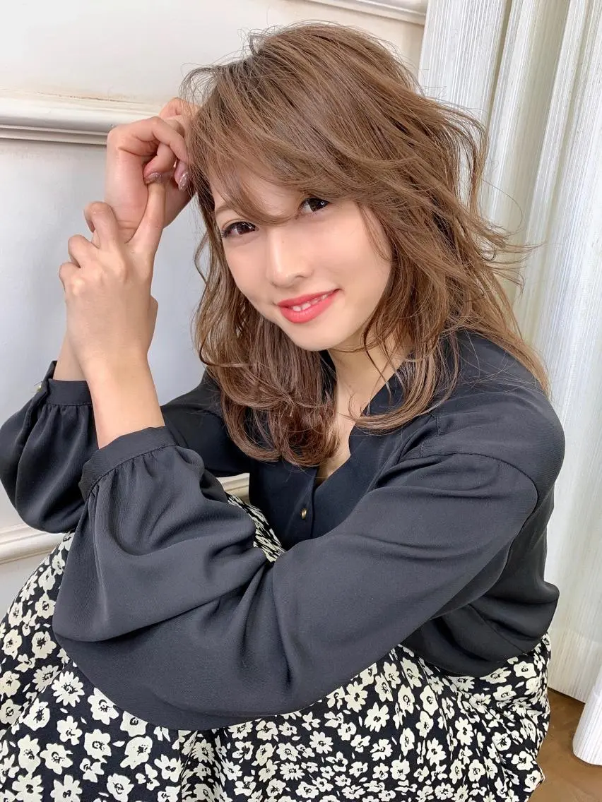 ミディアム カラー カット トリートメント TAKAHASHI LEAPSのヘアスタイル