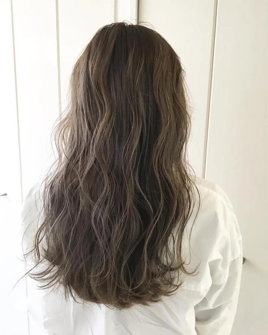 ロング アッシュ 渡辺 健太のヘアスタイル
