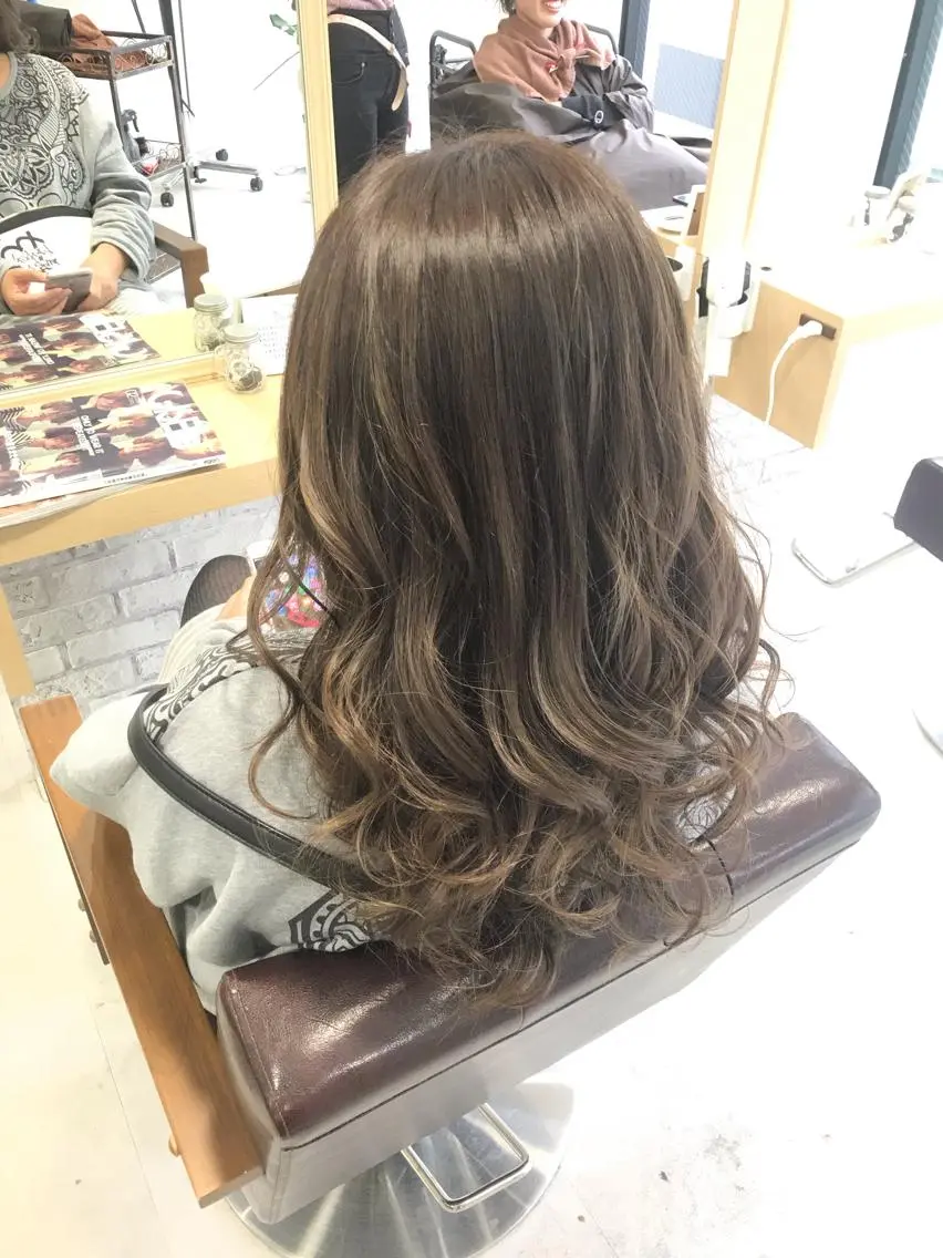 セミロング カラー ハイライトカラー ハイライト マンツーマン/透明感 foi hairのヘアスタイル