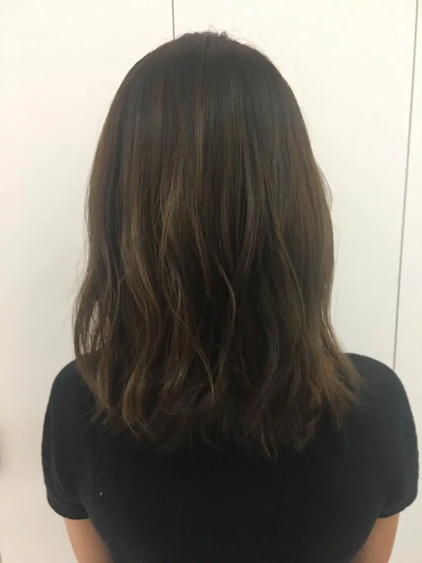 ミディアム カラー グレージュ カーキグレージュ 中西 優典のヘアスタイル