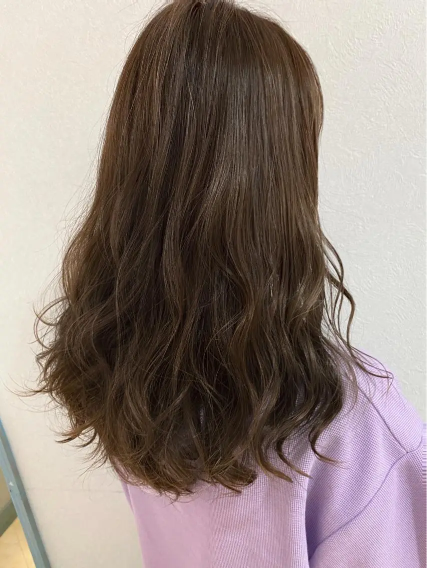 ロング カラー レイヤーカット ロング トリートメント カット ヘアカラー トリートメント ツヤ髪になりたい方へ 🩷柴田知亜希のヘアスタイル