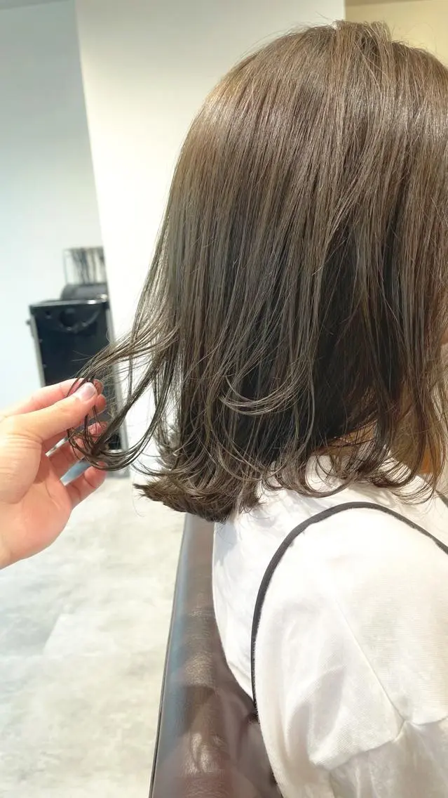 セミロング カラー ショートボブ セミロングパーマ アクアカラー アッシュ アッシュグレー navile原宿 yumaのヘアスタイル