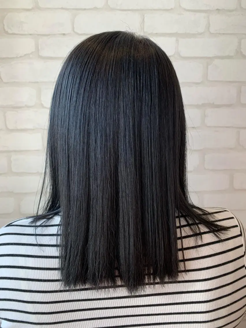 セミロング カラー アッシュ 秋葉 万柚子のヘアスタイル