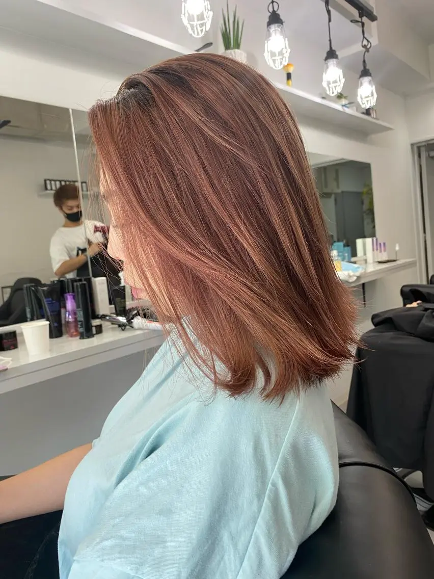 セミロング カラー 桜木町駅徒歩5分 ハイライト横浜No1のヘアスタイル