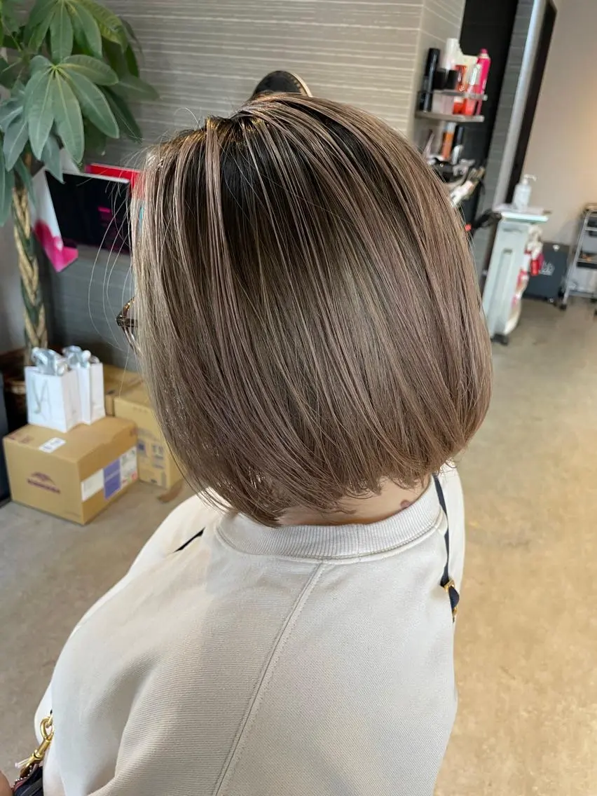 ショート カラー ブリーチ ヘアカラー 山本 貴弘のヘアスタイル
