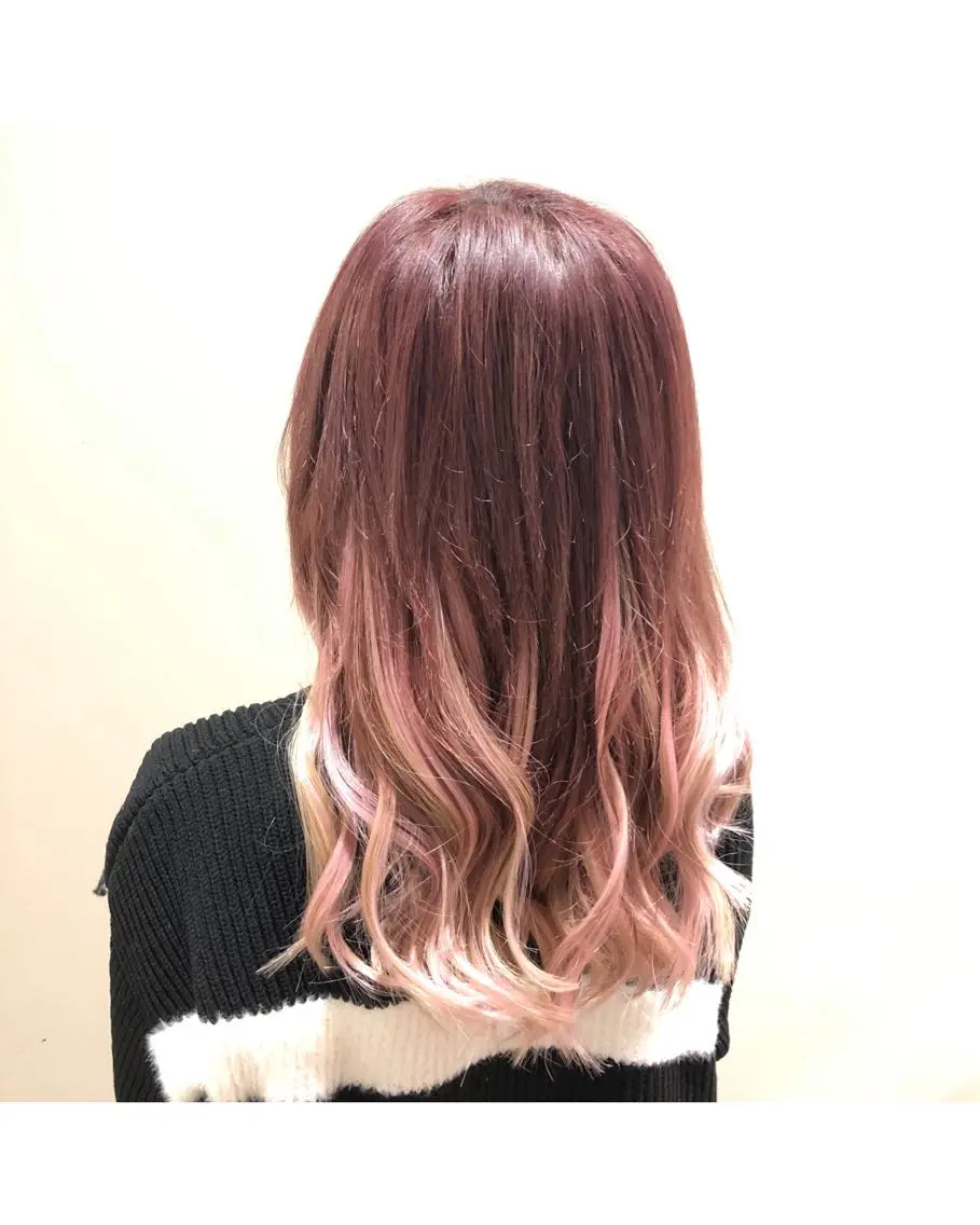セミロング カラー グラデーションカラー ピンクカラー ヘアカラー トリートメント ハイトーン/ブリーチ ルミエール/新栄/栄のヘアスタイル