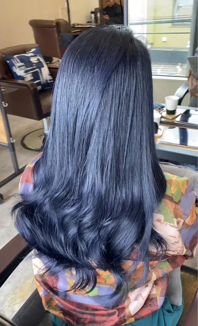 ロング カラー 黒髪 ブルーカラー ブルーブラック 🟢NEGi🟣 🫧髪質改善のヘアスタイル