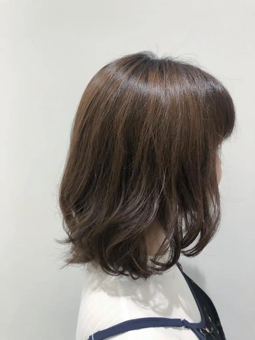 ミディアム カラー アッシュ ボブ レイヤーカット ﾊｲﾄｰﾝ/ｶﾗｰ/ 用賀/稲若健太郎のヘアスタイル
