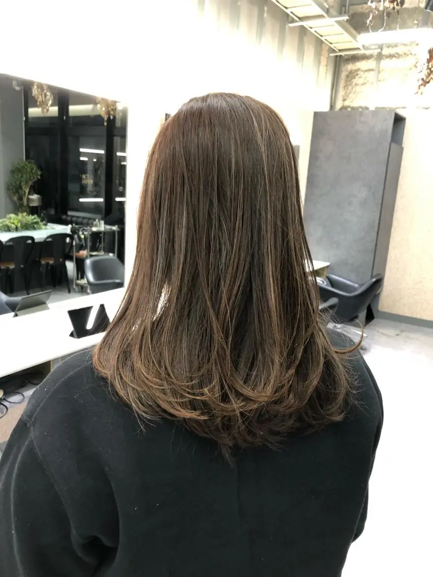 ロング カラー ベージュカラー ハイライトカラー ハイライト 美髪形成💎縮毛矯正 顔レイヤー松尾　幸樹のヘアスタイル