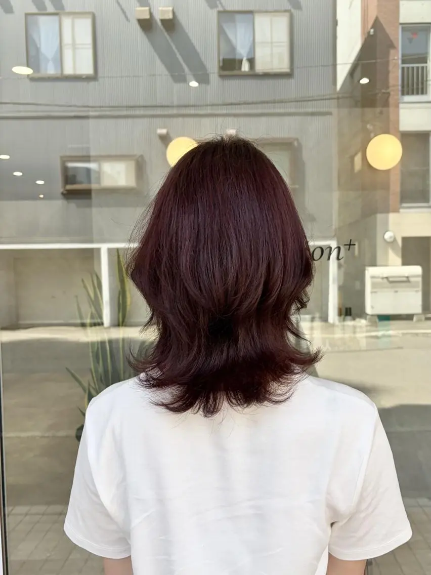 カラー ブリーチ ボルドーカラー 透明感カラー ブリーチなしカラー 韓国ヘアケアブリーチ 莉奈のヘアスタイル