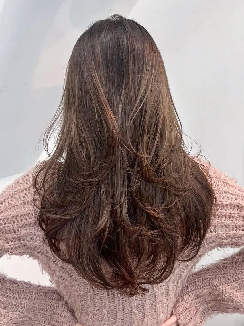 セミロング カラー 顔まわりレイヤー 顔周りカット 韓国風ヘア レイヤーカット カット ヘアカラー トリートメント ITbyALBUM 松戸のヘアスタイル