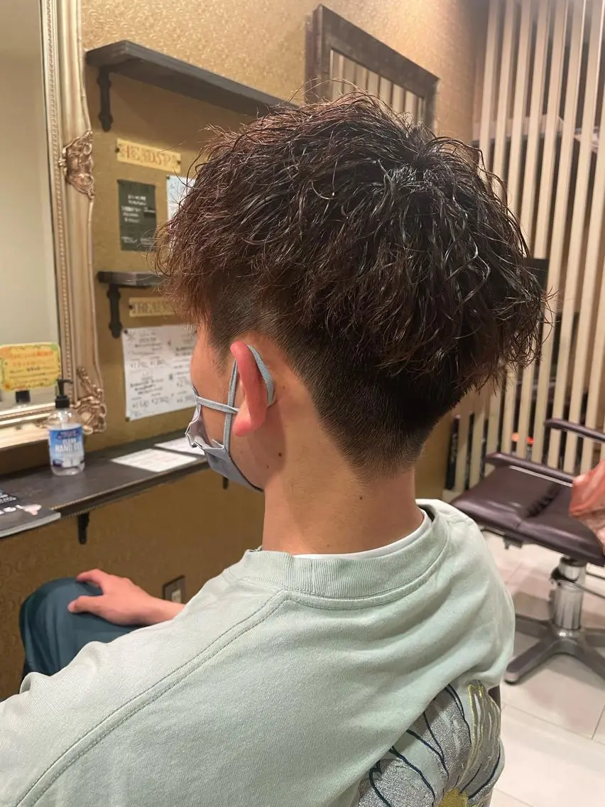 ショート パーマ メンズ メンズパーマ ツイストスパイラルパーマ スパイラルパーマ 長尾 瑞希のヘアスタイル