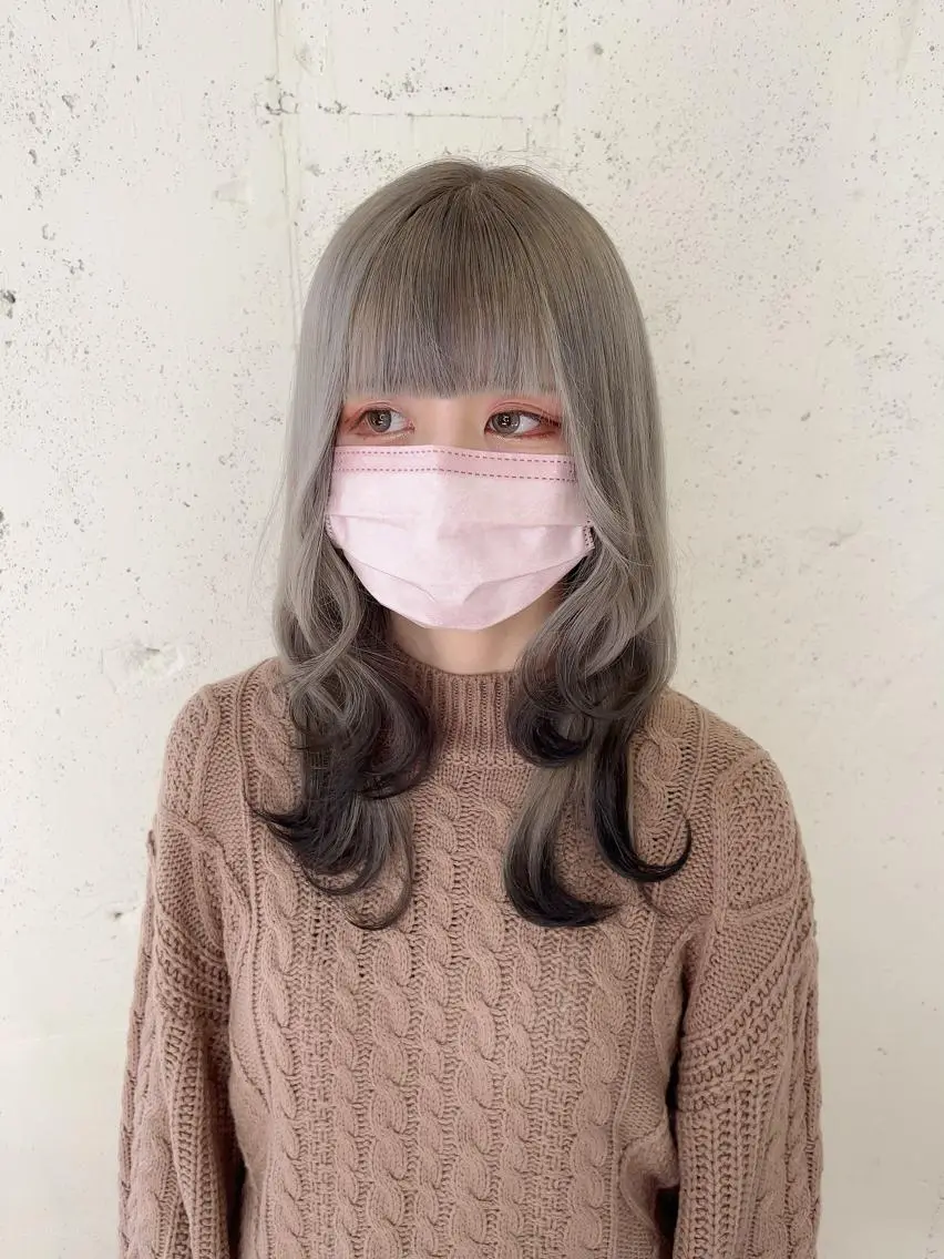 ミディアム カラー 透明感ハイトーン🦄 キラ🌈のヘアスタイル
