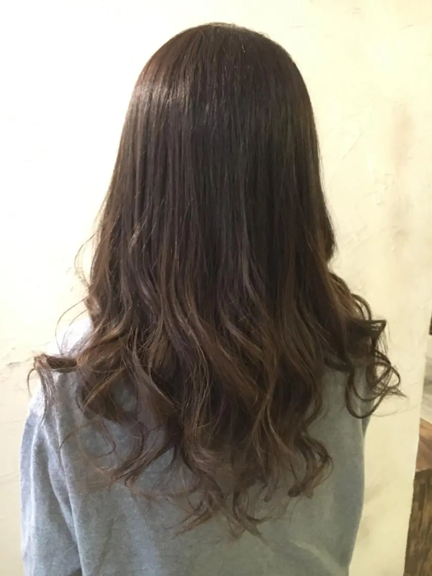 ロング カラー イルミナカラー LoRE hair 四条河原町　西尾友里のヘアスタイル