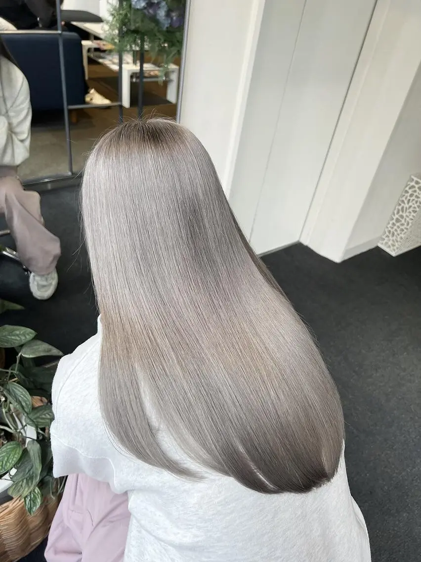 カラー W_SALON CONOCAのヘアスタイル