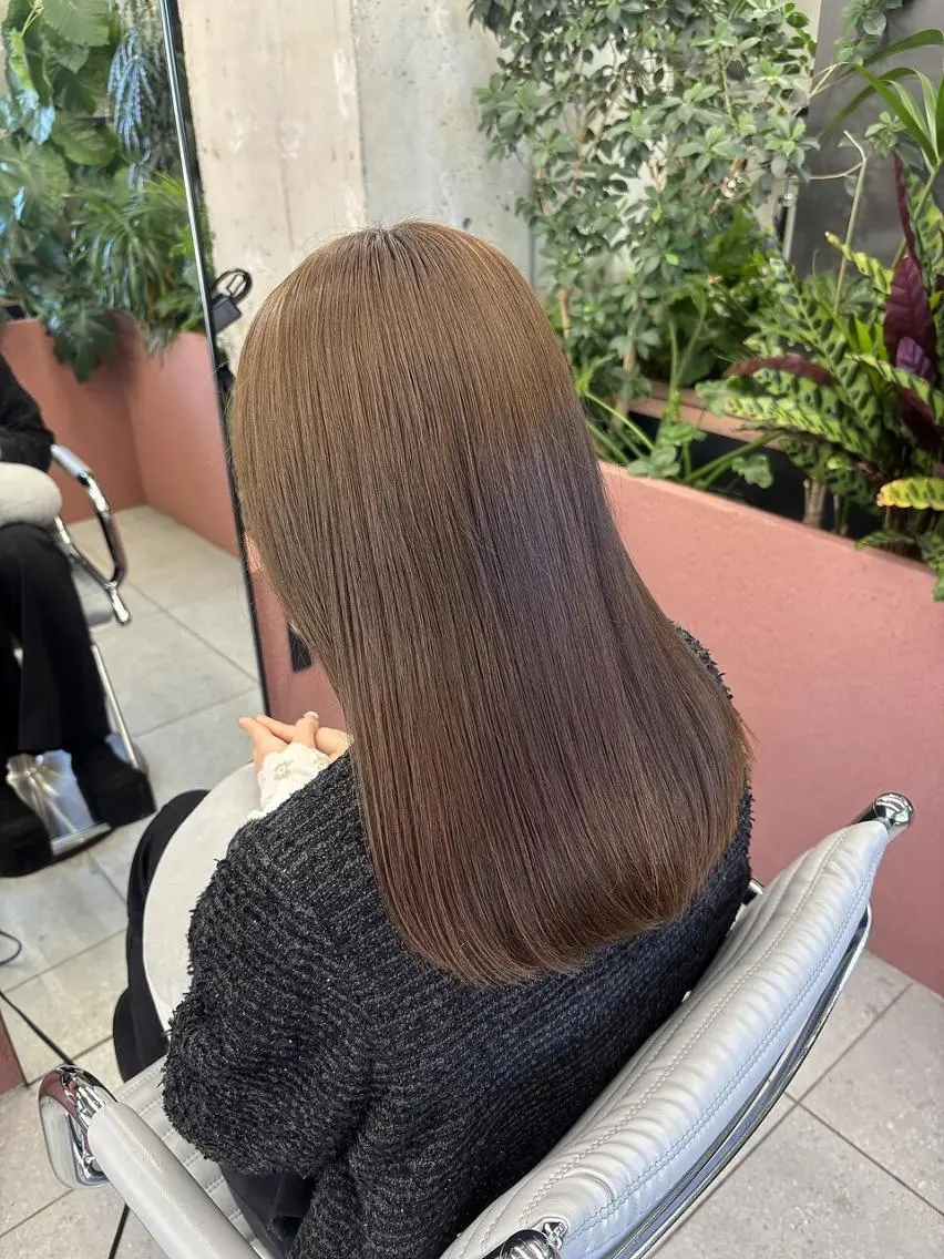 ロング カット ヘアカラー KYARA HALF 【アカデミー】のヘアスタイル
