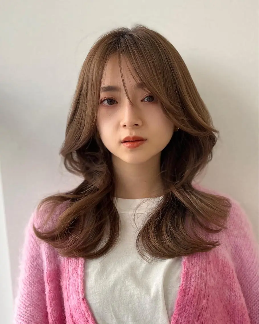 ミディアム くびれヘア 韓国ヘア レイヤーカットのヘアスタイル