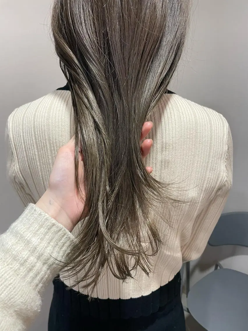 ロング ヘアカラー トリートメント nene .のヘアスタイル